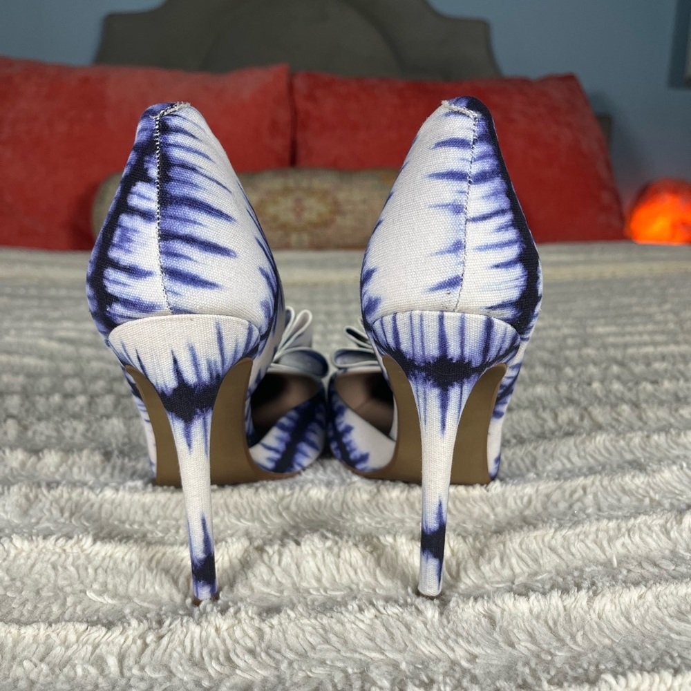 Betsey Johnson Prince Tie Dye Pumps Stilettos D’Orsay With Bow Size 9 NWOB - Picture 8 of 8